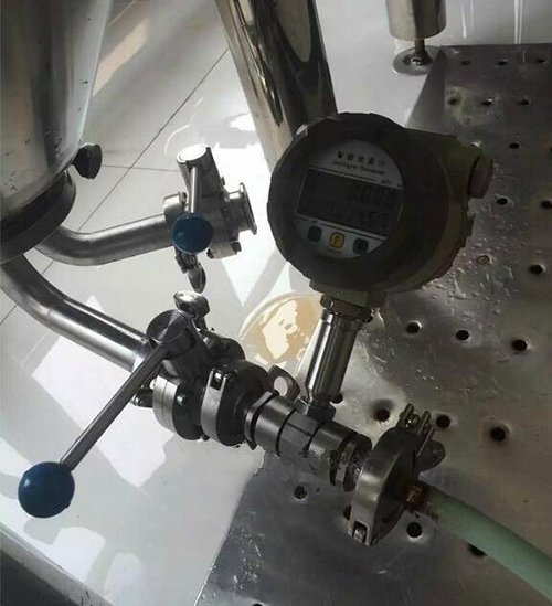 菜籽油流量計(jì)現(xiàn)場安裝使用圖
