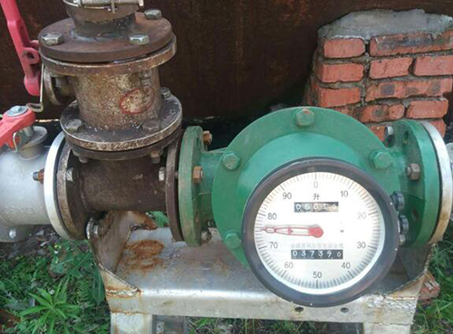 齒輪型柴油流量計現場安裝使用圖